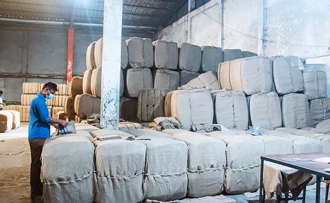 "jute product on final delivery packing"